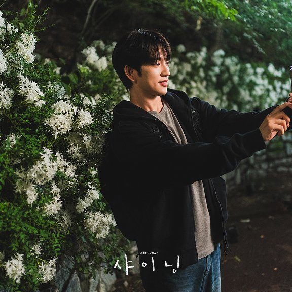 パク・ジニョンのビハインドカット