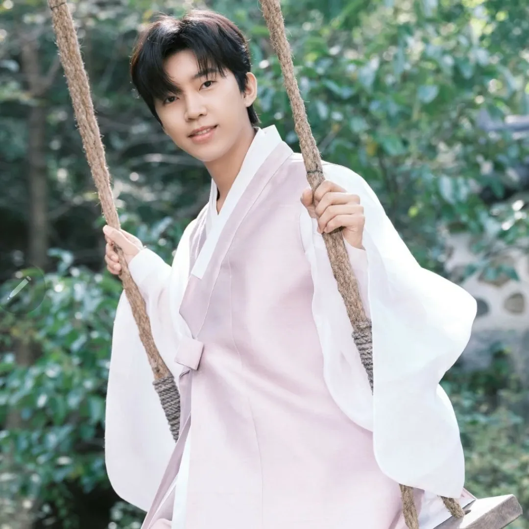 Foto kegiatan terbaru dari Lim Youngwoong