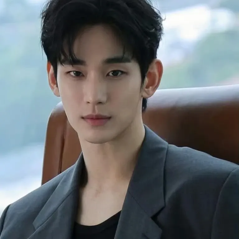 A moment captured by a fan of Kim Soohyun