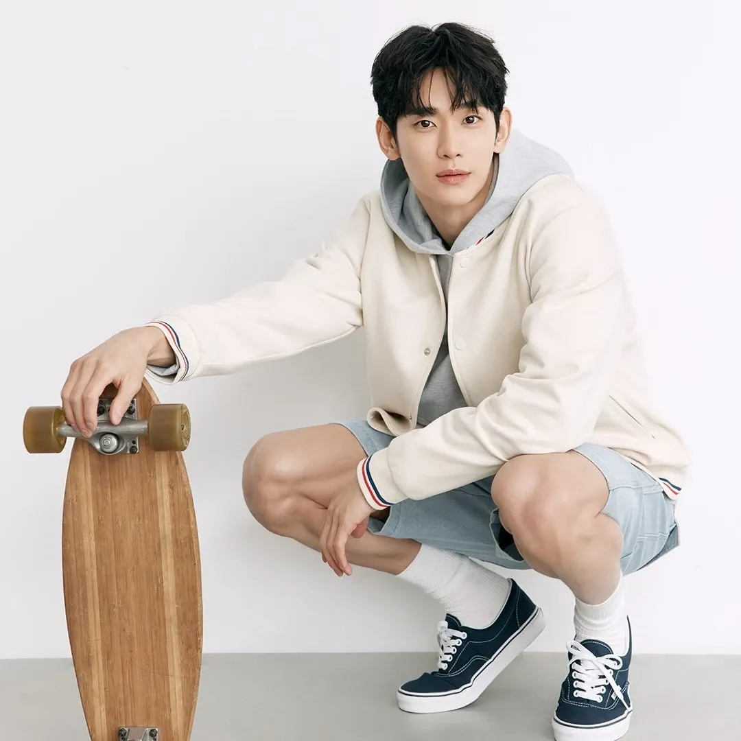 Recent activity shot of Kim Soohyun