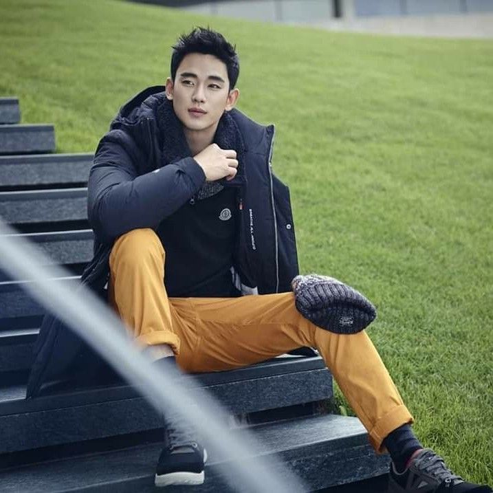 粉丝拍下的金秀贤瞬间