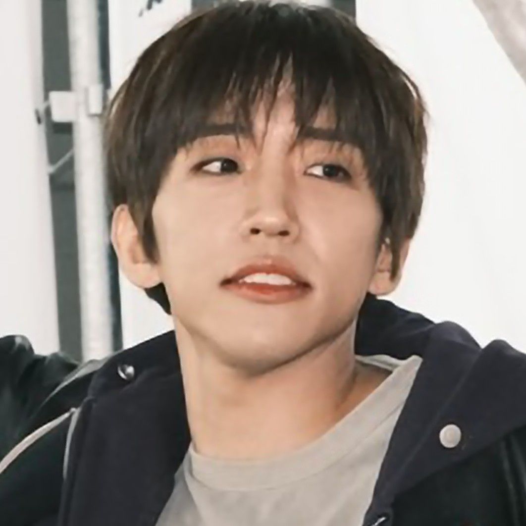 A moment captured by a fan of Lee Seungyoon