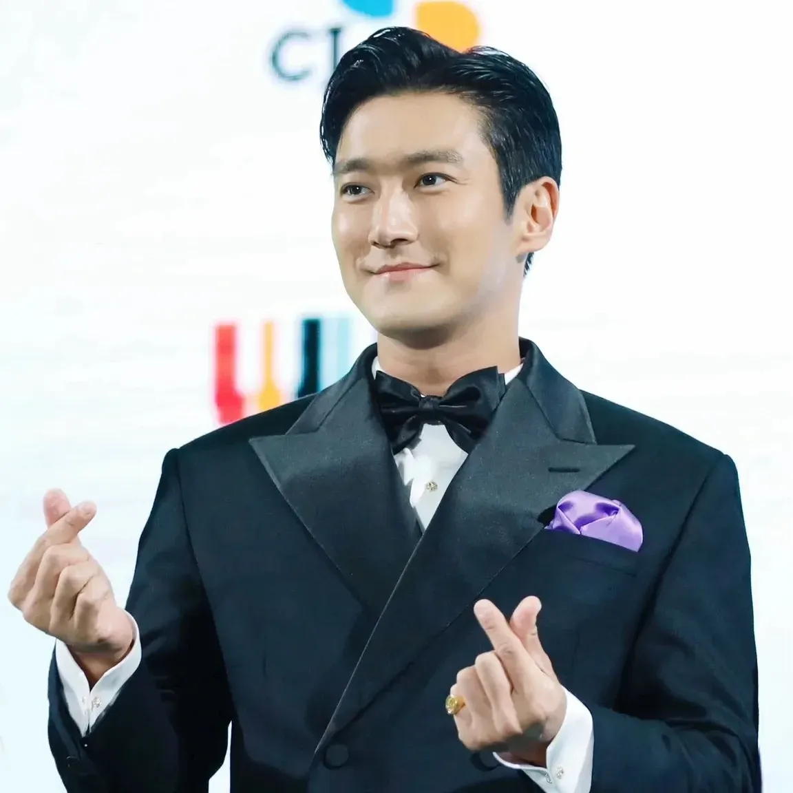 Behind-the-scenes cut of Choi Siwon
