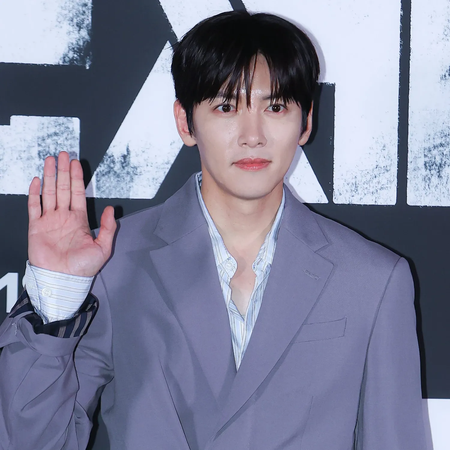 Behind-the-scenes cut of Ji Changwook