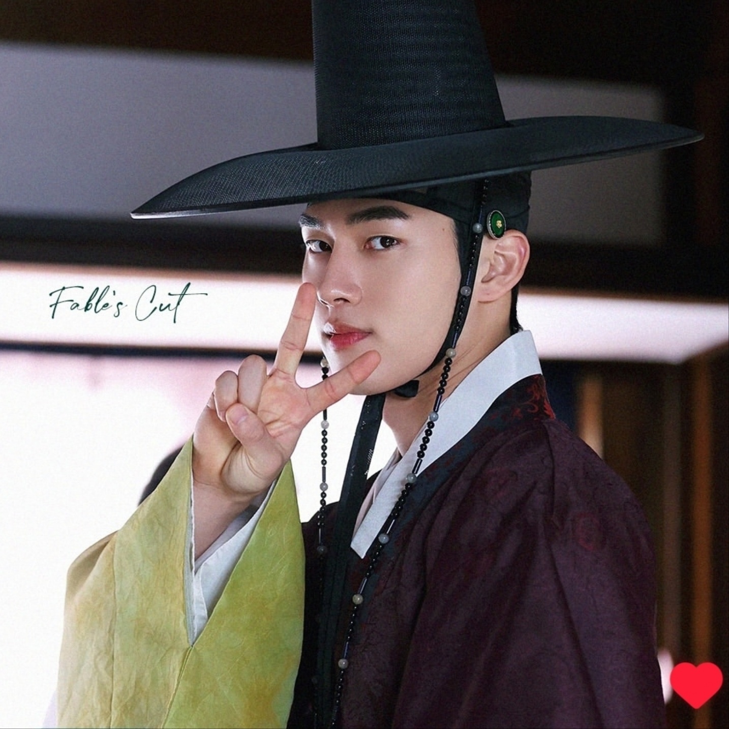 Behind-the-scenes cut of Hong Mingi