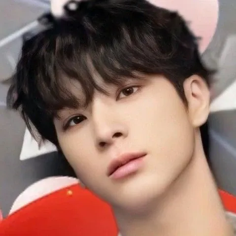 Recent activity shot of Jeong Dongwon