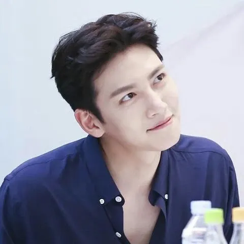 Behind-the-scenes cut of Ji Changwook