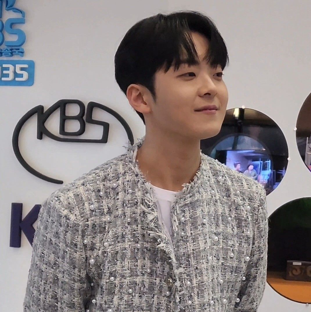 Behind-the-scenes cut of Park Minsu