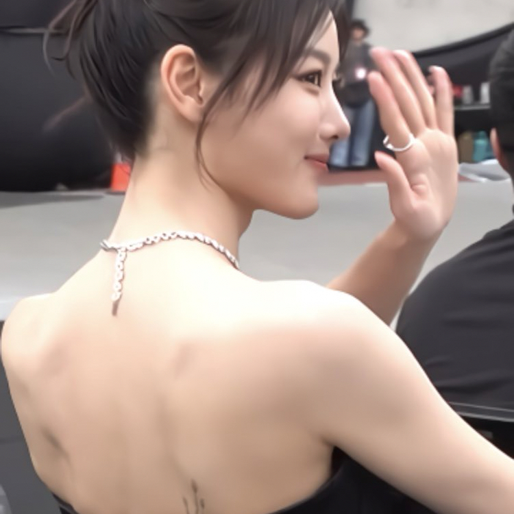 Behind-the-scenes cut of Kim Youjung