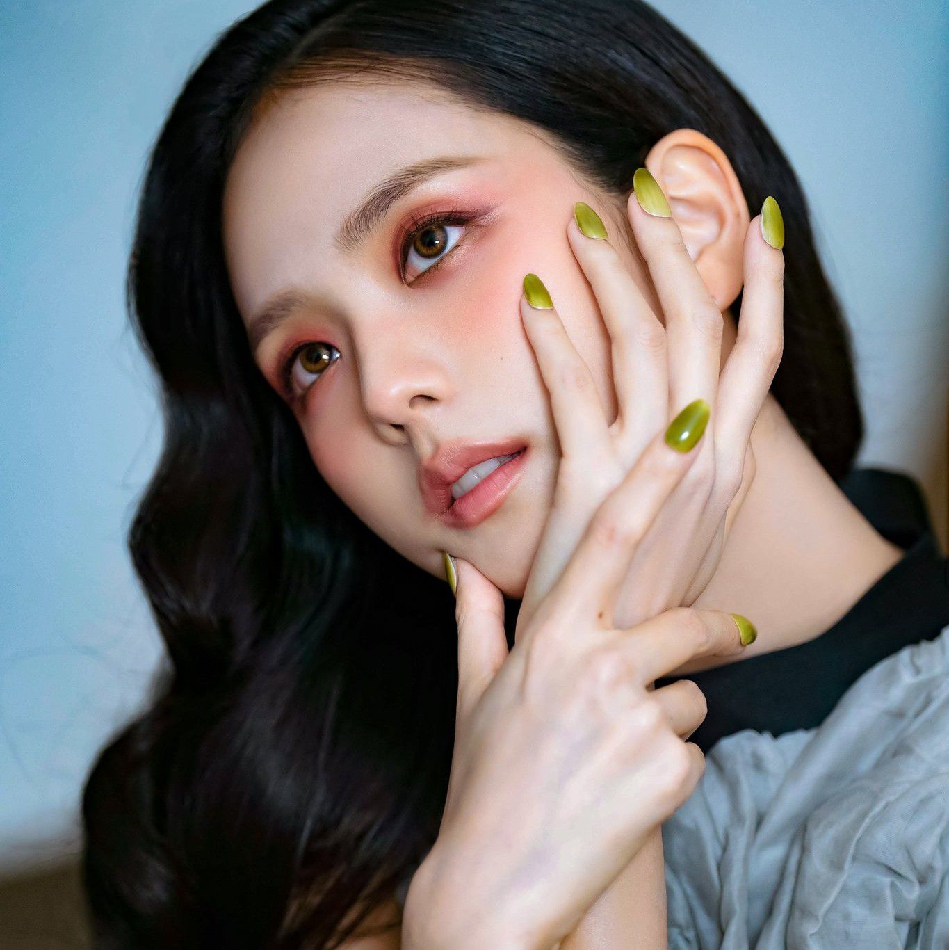 Behind-the-scenes cut of Jisoo (1995)