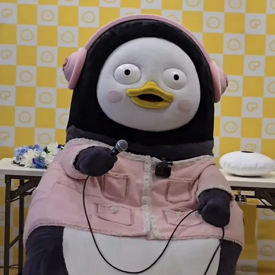 ペンスの最近の活動ショット