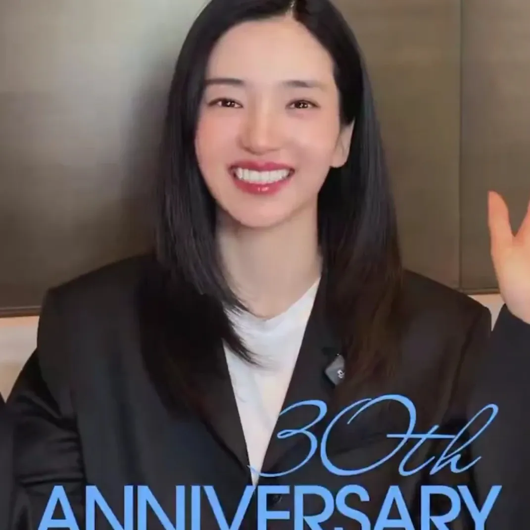 Behind-the-scenes cut of Kim Taeri