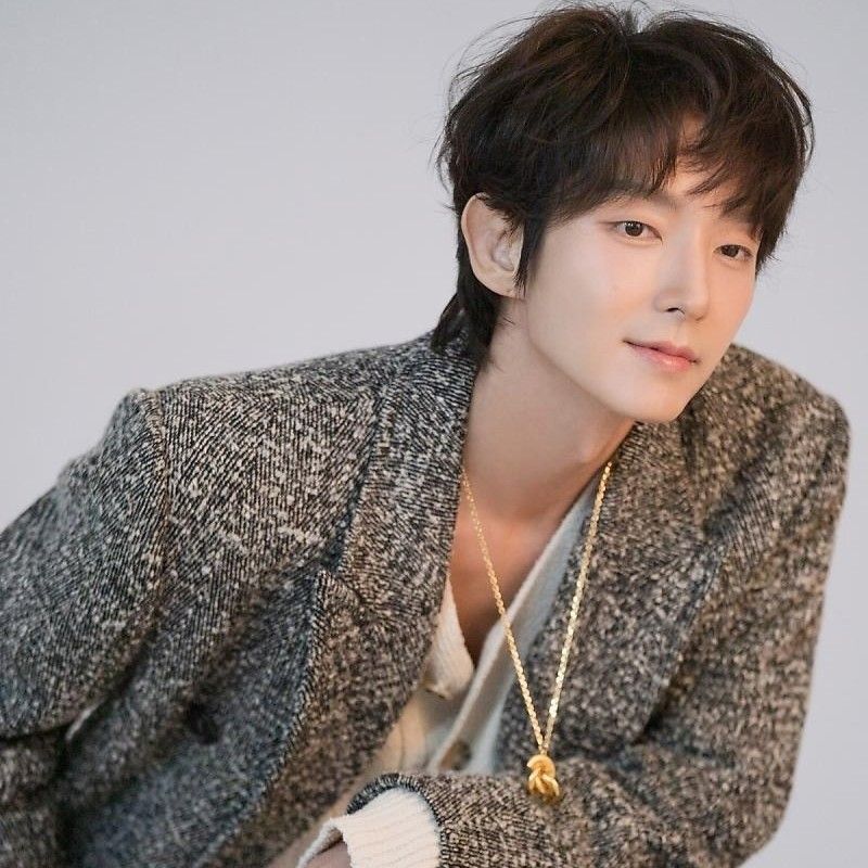 Latest photo of Lee Joongi
