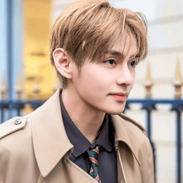 Latest photo of Kim Taehyung (V)