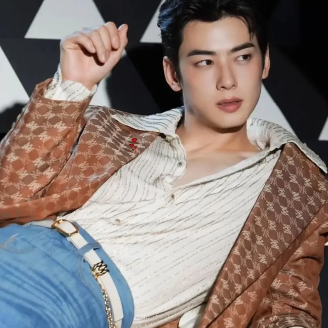 Foto kegiatan terbaru dari Cha Eunwoo