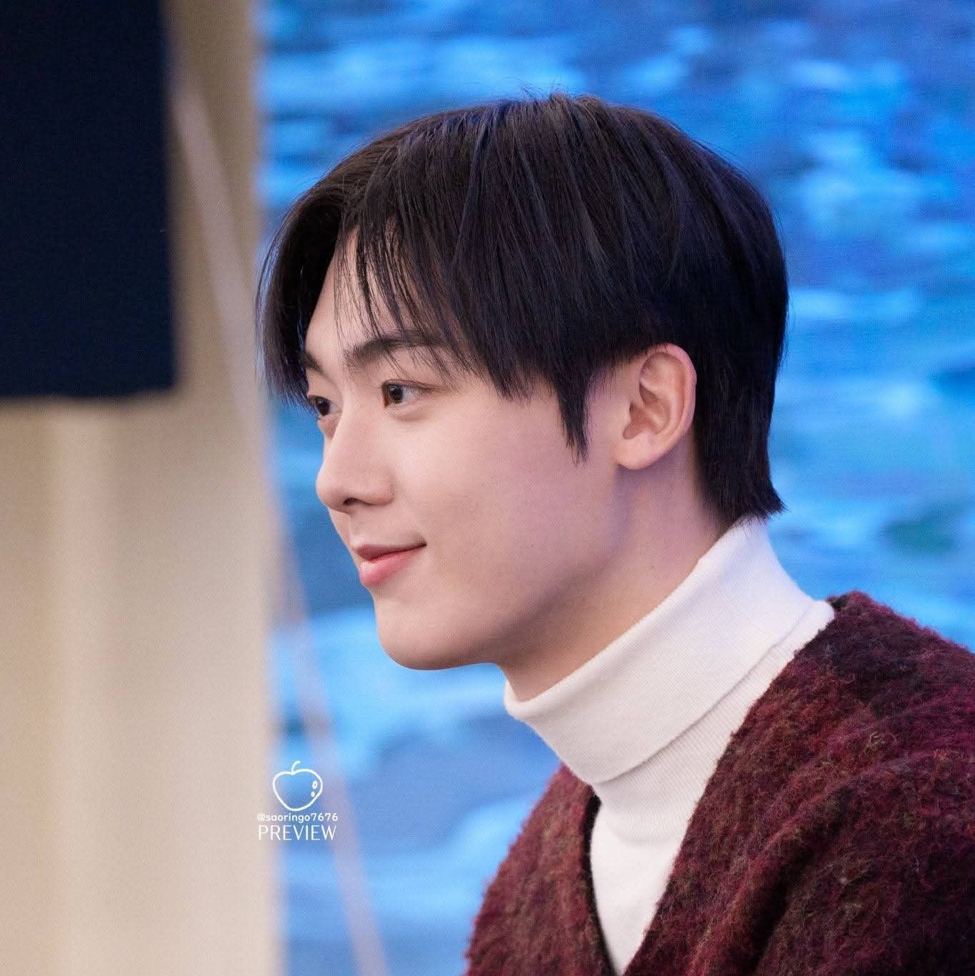 粉丝拍下的尹产贺瞬间