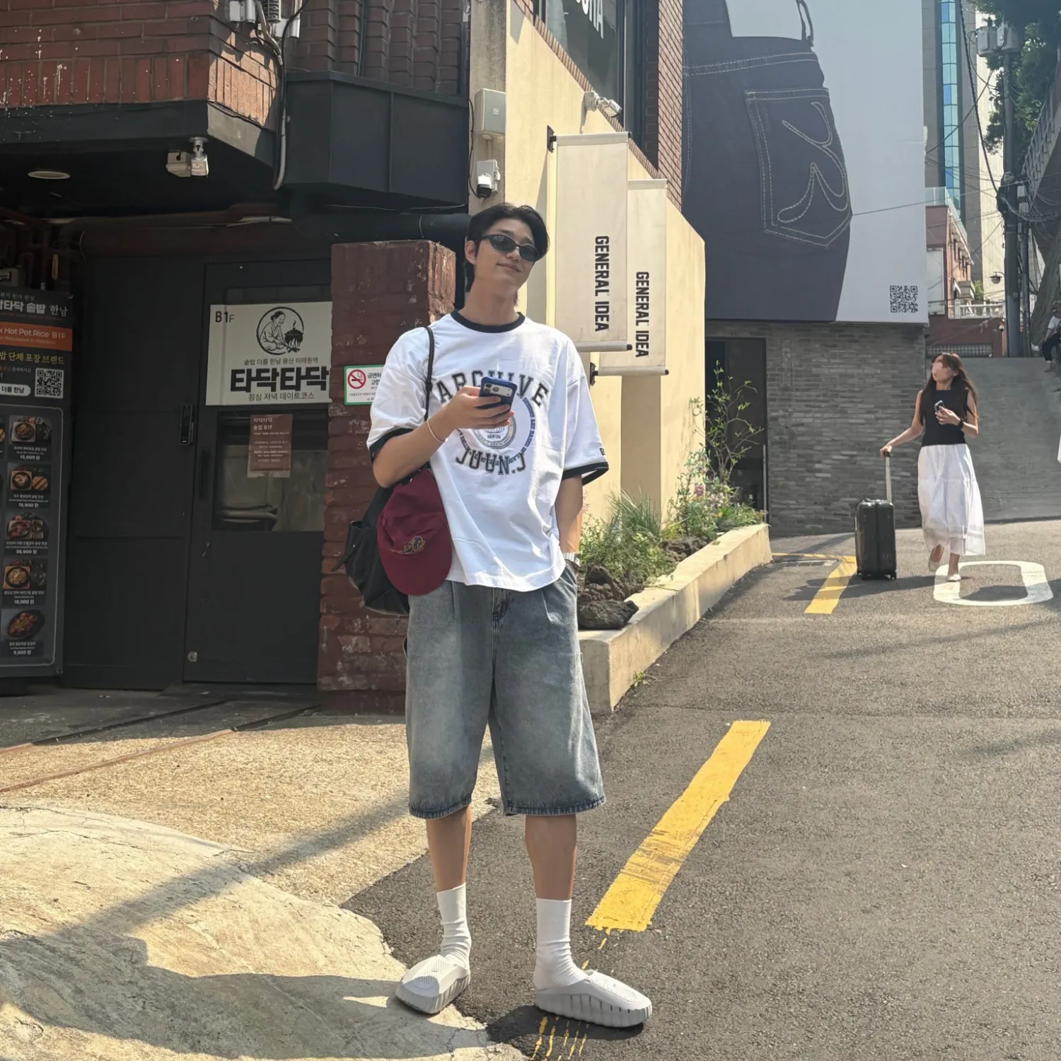 A moment captured by a fan of Kim Jaewon