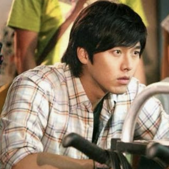 Foto kegiatan terbaru dari Hyun Bin