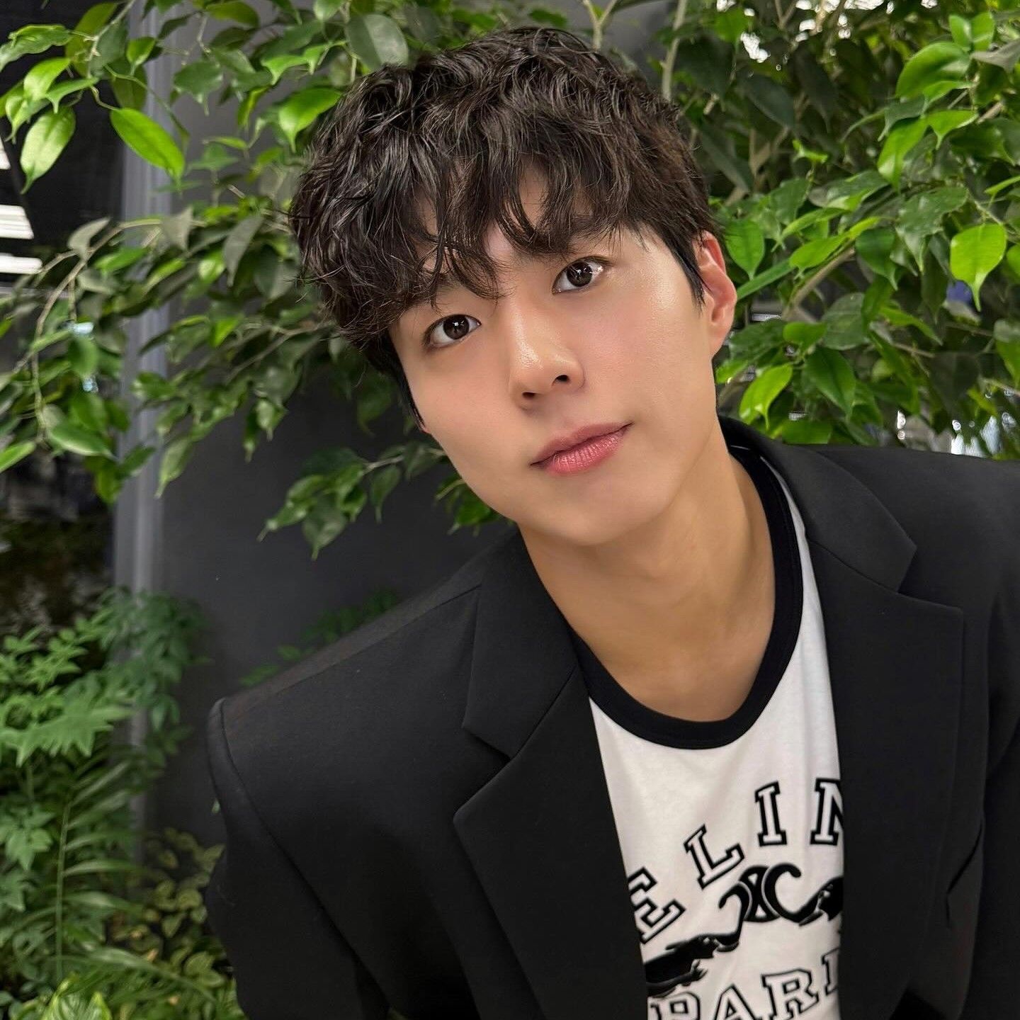 Behind-the-scenes cut of Park Bogum