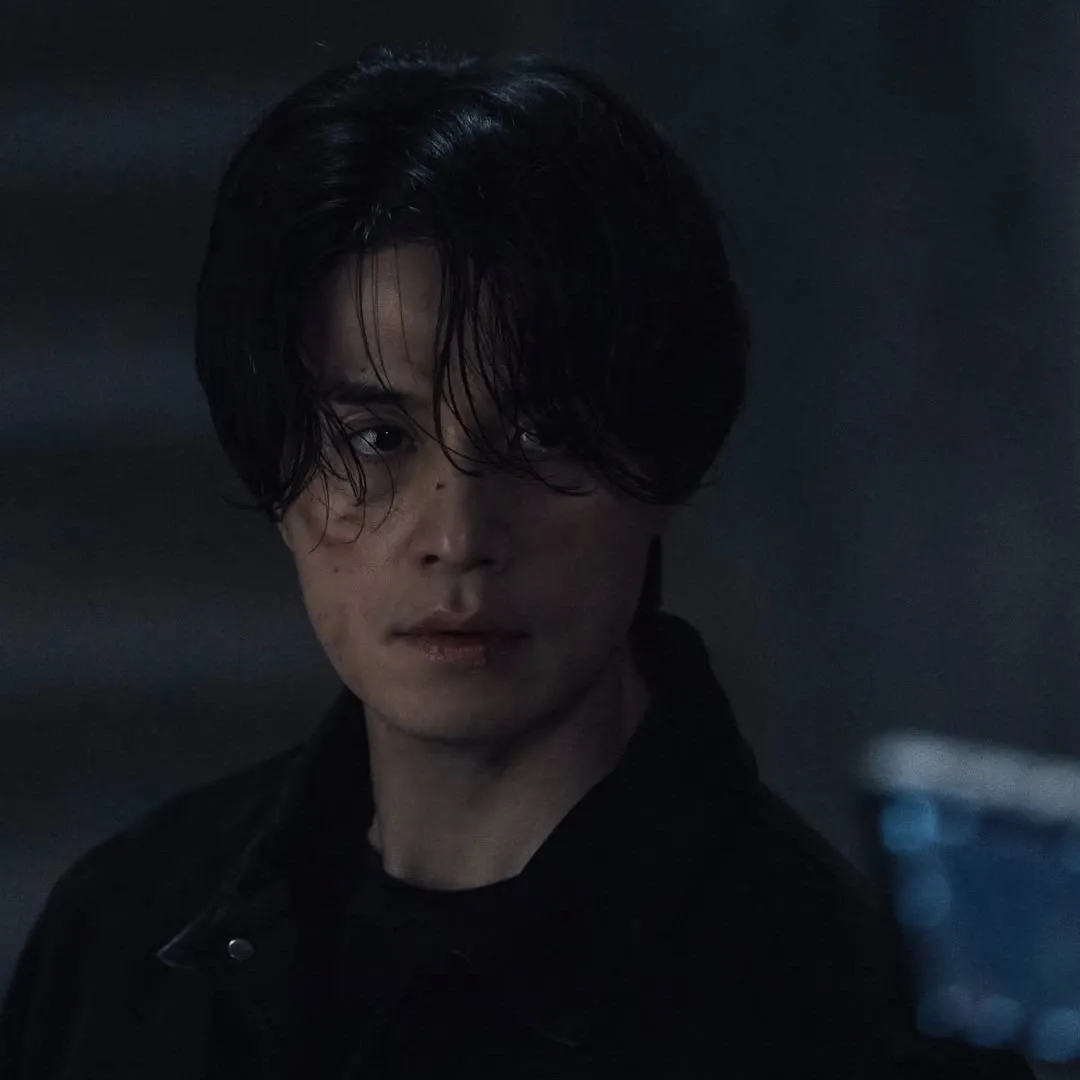 Behind-the-scenes cut of Lee Dongwook
