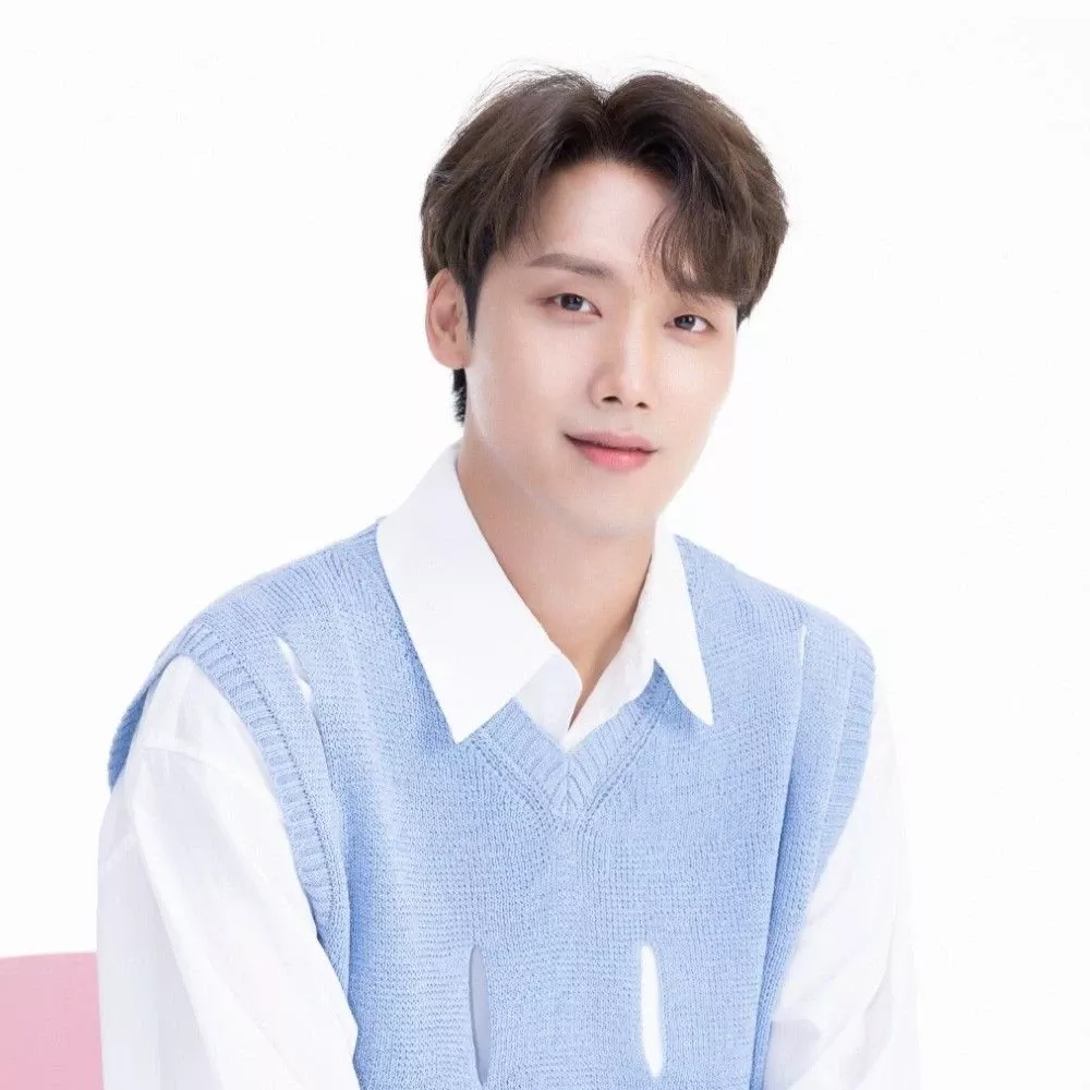 Behind-the-scenes cut of Choi Woojin