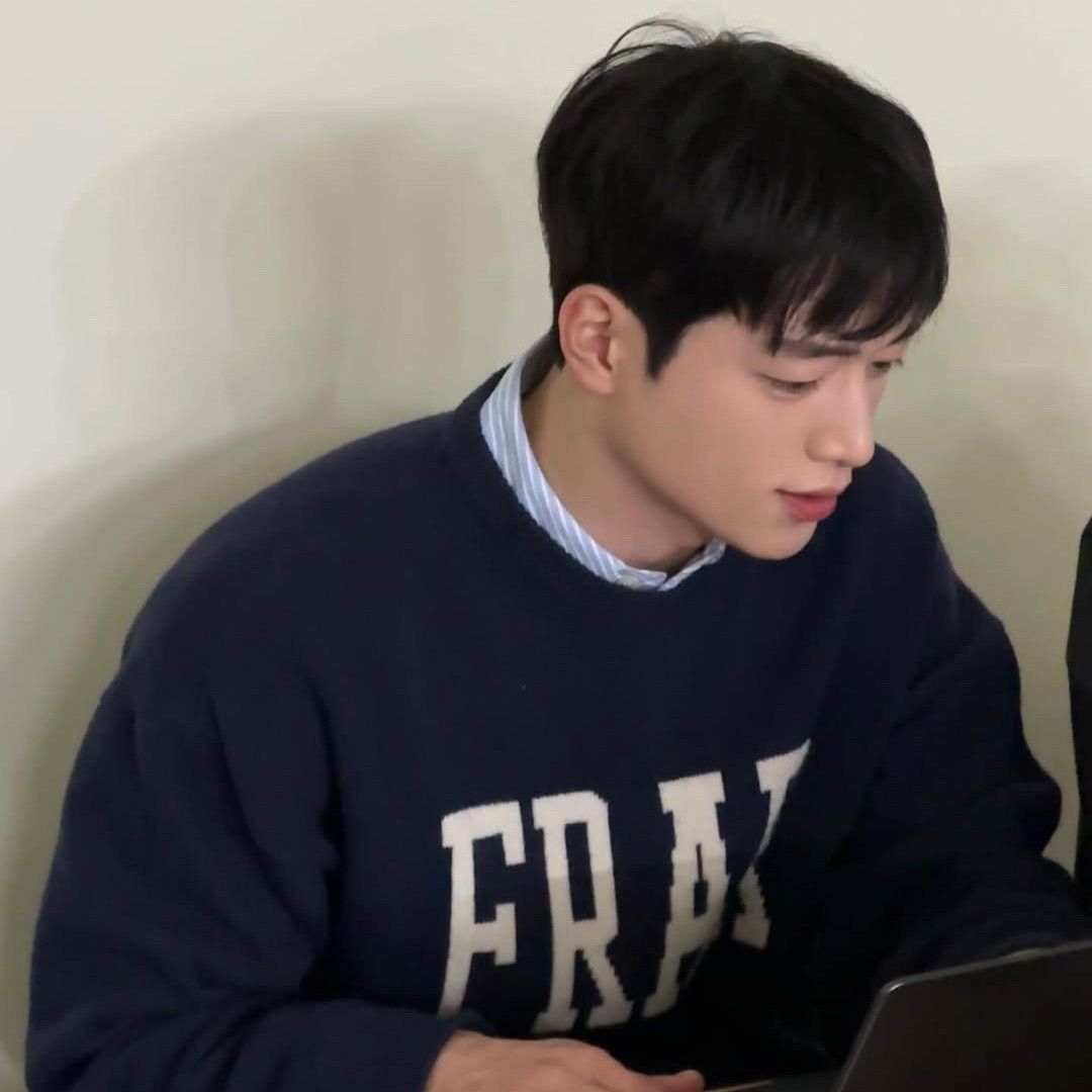 A moment captured by a fan of Seo Kangjoon