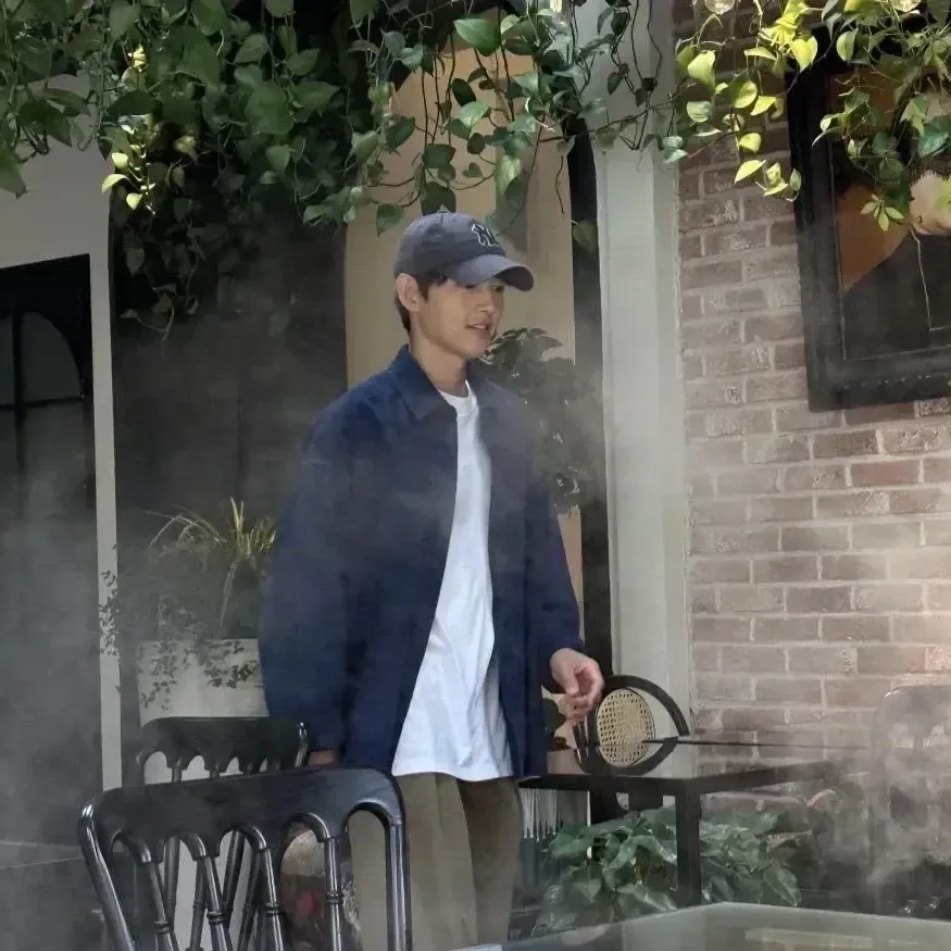 Latest photo of Song Joongki