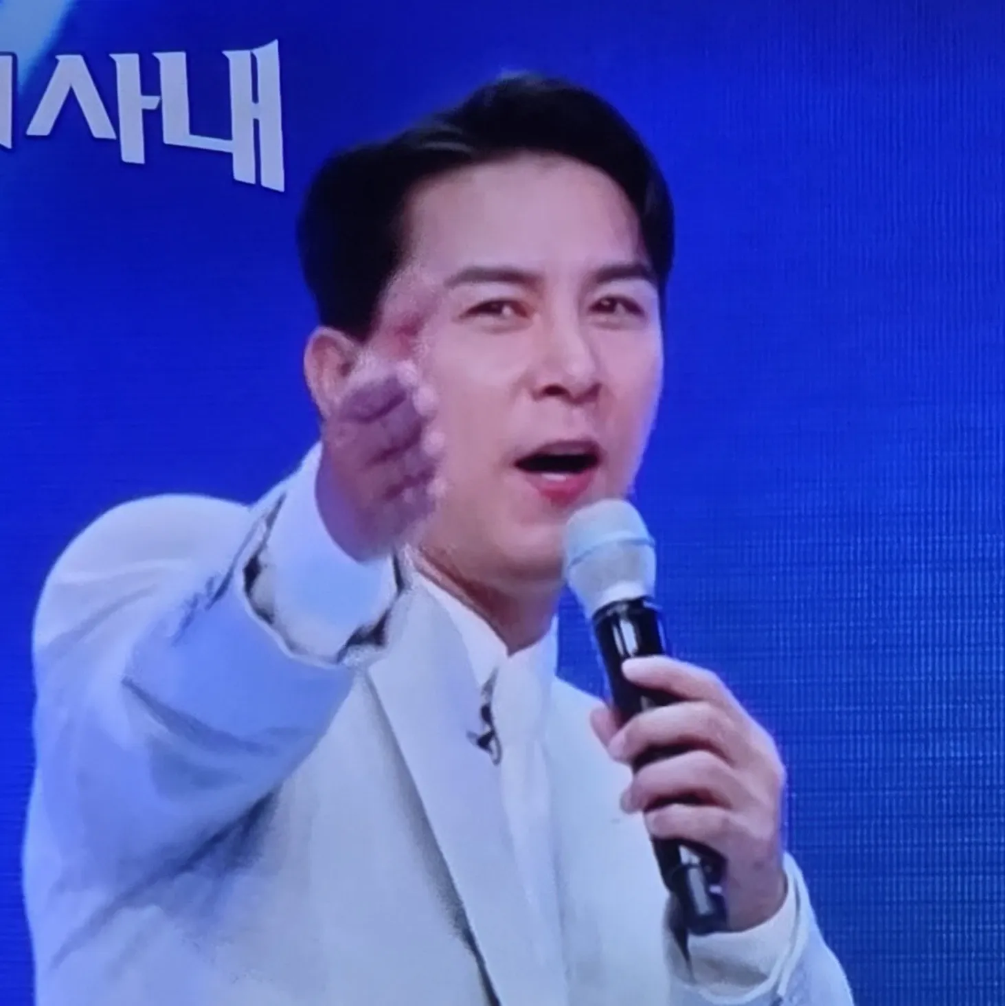 Behind-the-scenes cut of Jang Minho