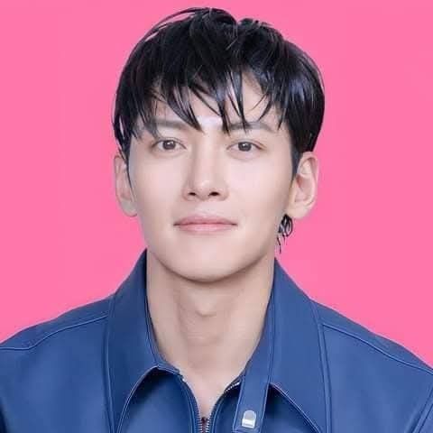 粉丝拍下的池昌旭瞬间