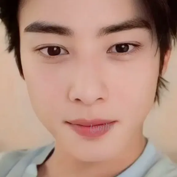 Recent activity shot of Cha Eunwoo
