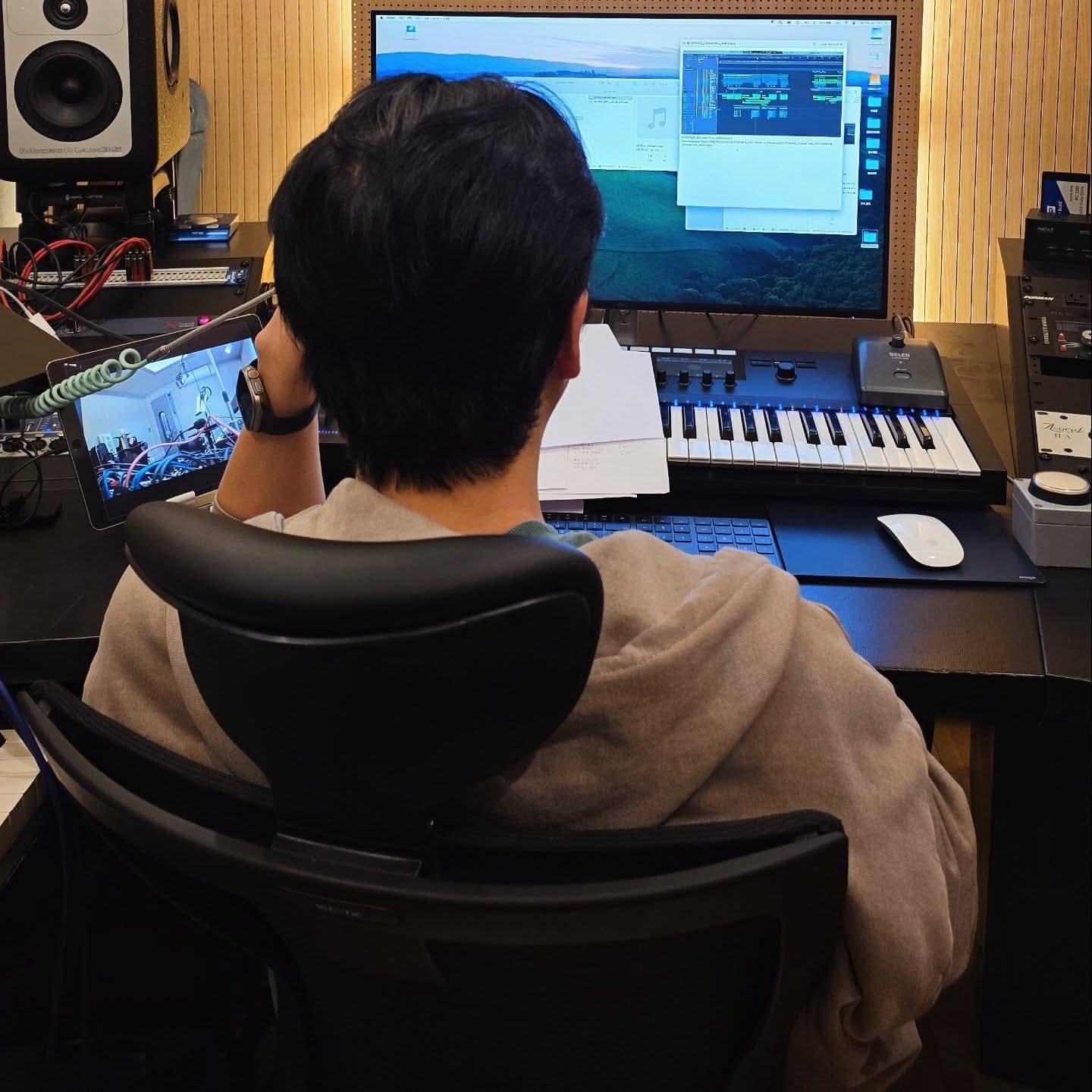 Cuplikan di balik layar dari Lee Joongi