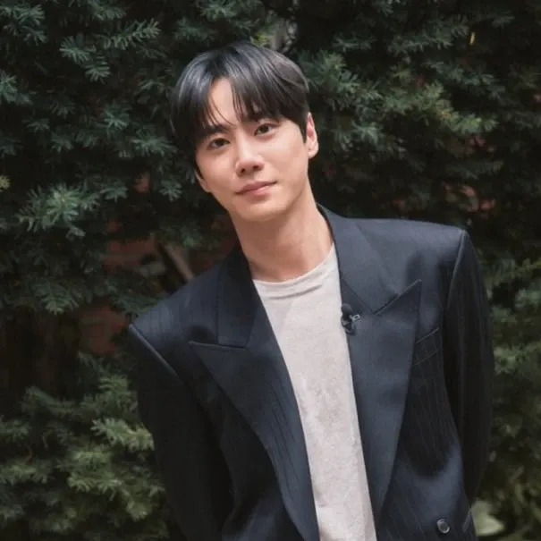 Recent activity shot of Lee Junyoung