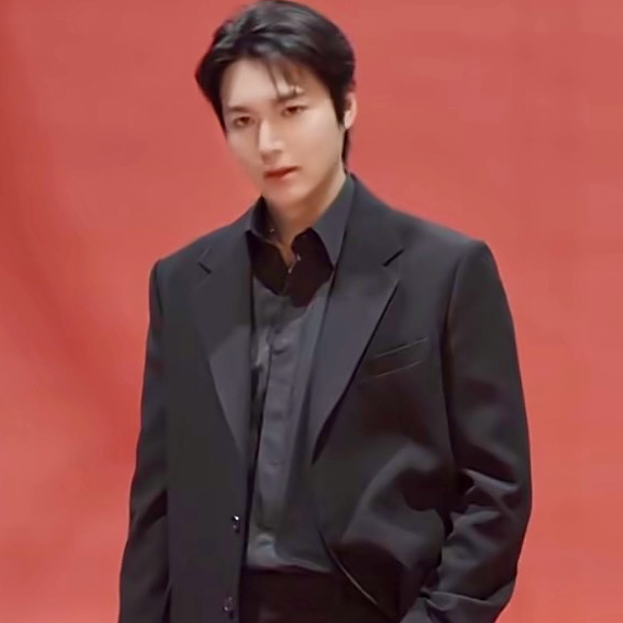 이민호 최근 활동샷