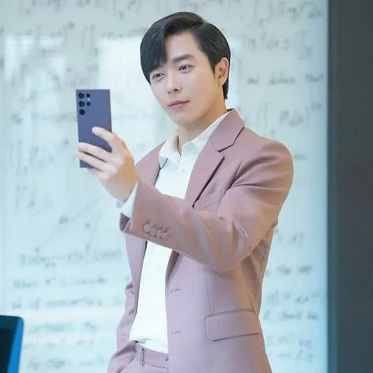 Recent activity shot of Kim Jaewook