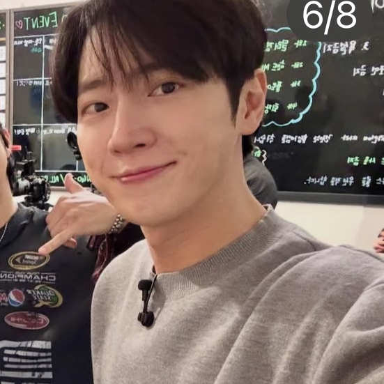 A moment captured by a fan of Lee Sangyeob