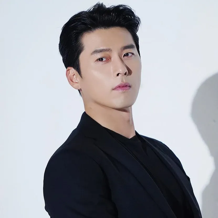 Momen yang diabadikan oleh penggemar Hyun Bin