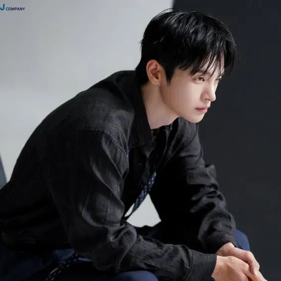 Recent activity shot of Seo Inguk
