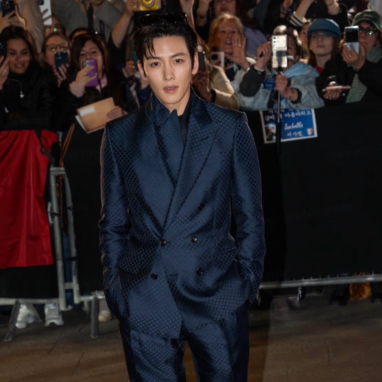 A moment captured by a fan of Ji Changwook