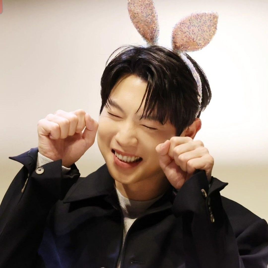 Latest photo of Son Taejin