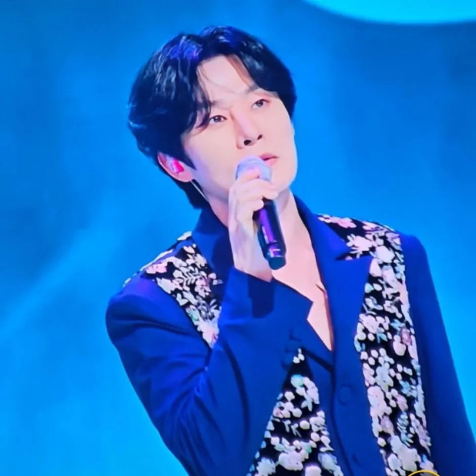 A moment captured by a fan of Kang Moonkyung