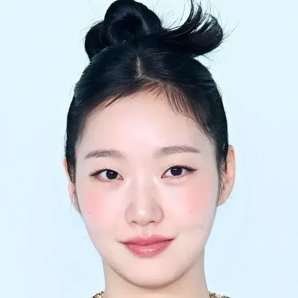 Representative photo of Kim Goeun showing their charm
