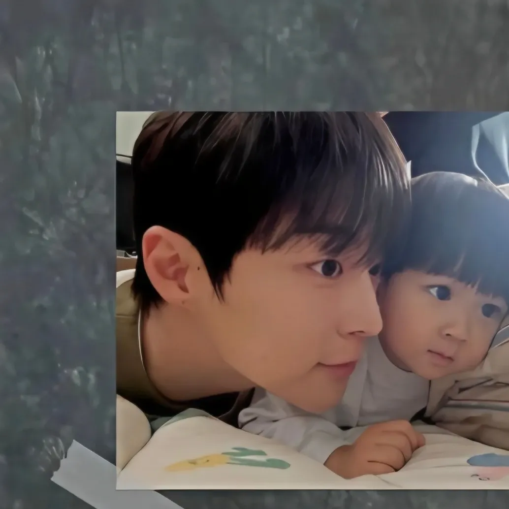 A moment captured by a fan of Bae Inhyuk