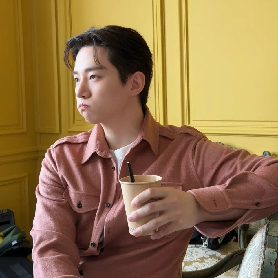Cuplikan di balik layar dari Lee Junho