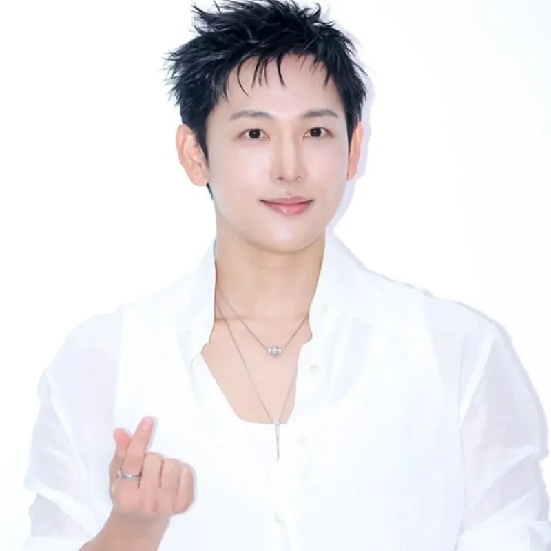 Behind-the-scenes cut of Yim Siwan