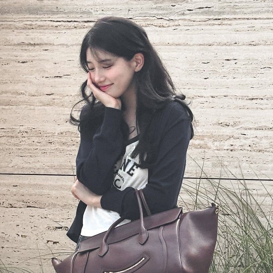 A moment captured by a fan of Bae Suzy