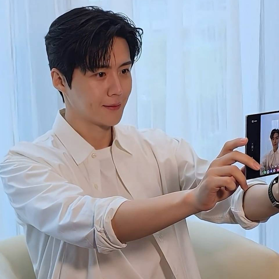 Latest photo of Kim Seonho