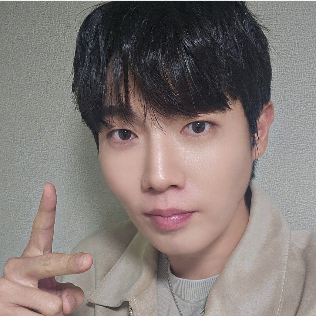 Recent activity shot of Son Taejin