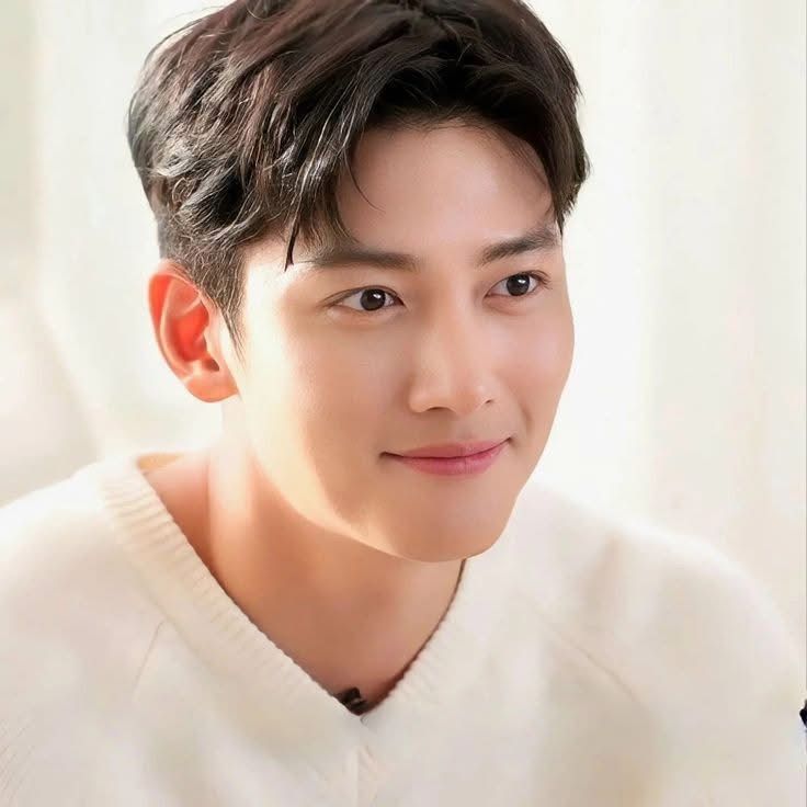 지창욱 최근 활동샷
