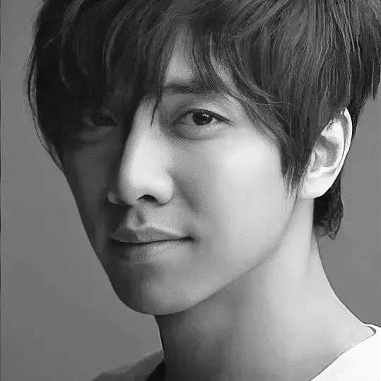 Latest photo of Lee Seunggi