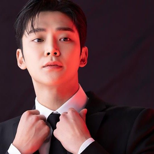 Foto kegiatan terbaru dari Rowoon